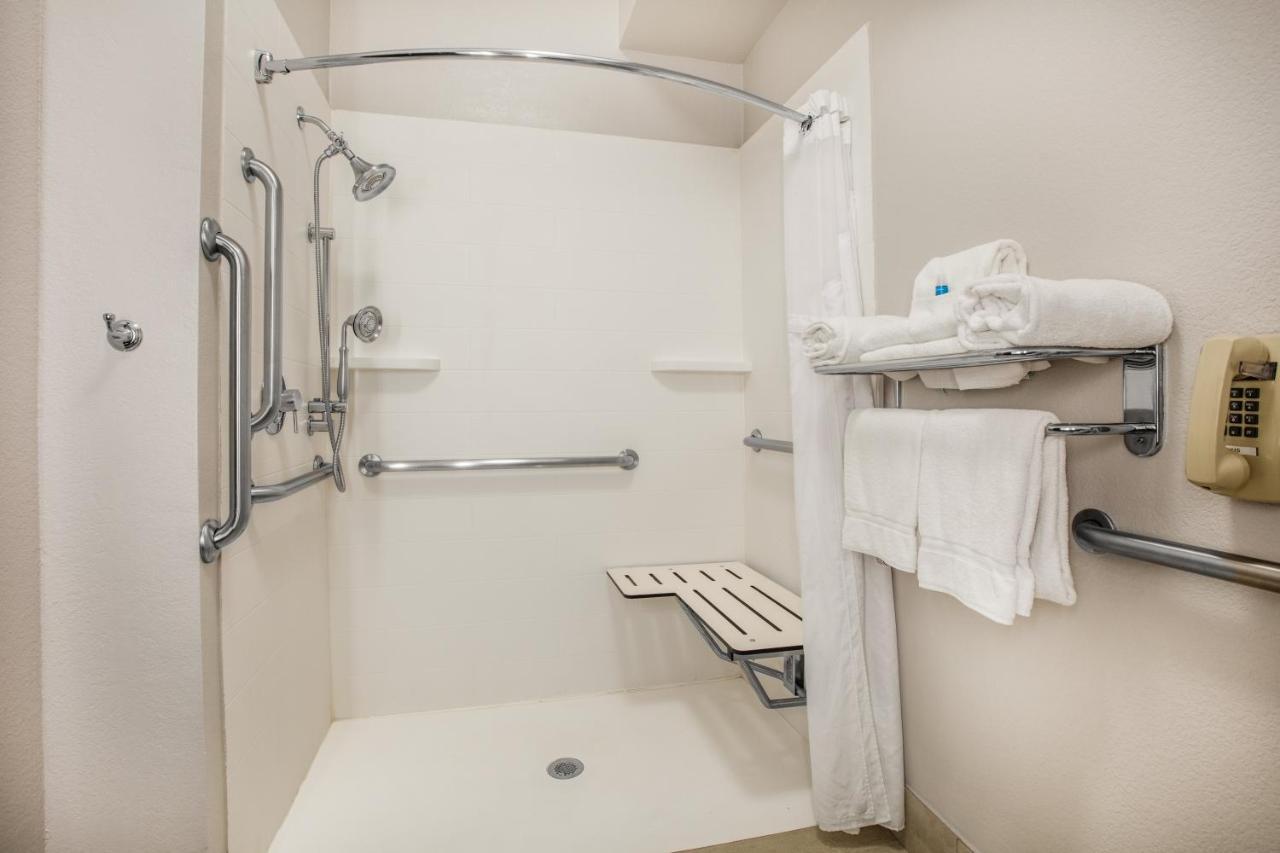 Holiday Inn Express Hotel & Suites Dallas - Grand Prairie I-20 By Ihg Exterior photo