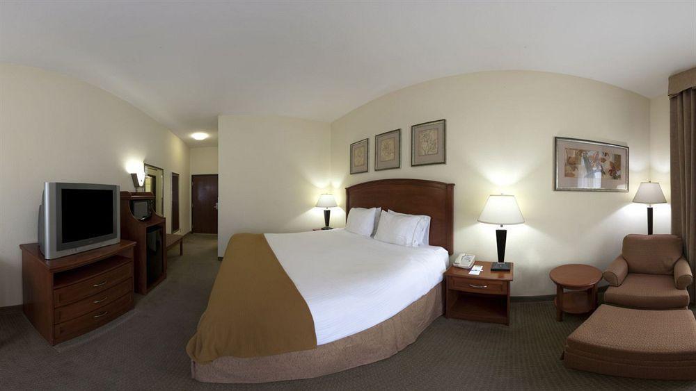 Holiday Inn Express Hotel & Suites Dallas - Grand Prairie I-20 By Ihg Exterior photo