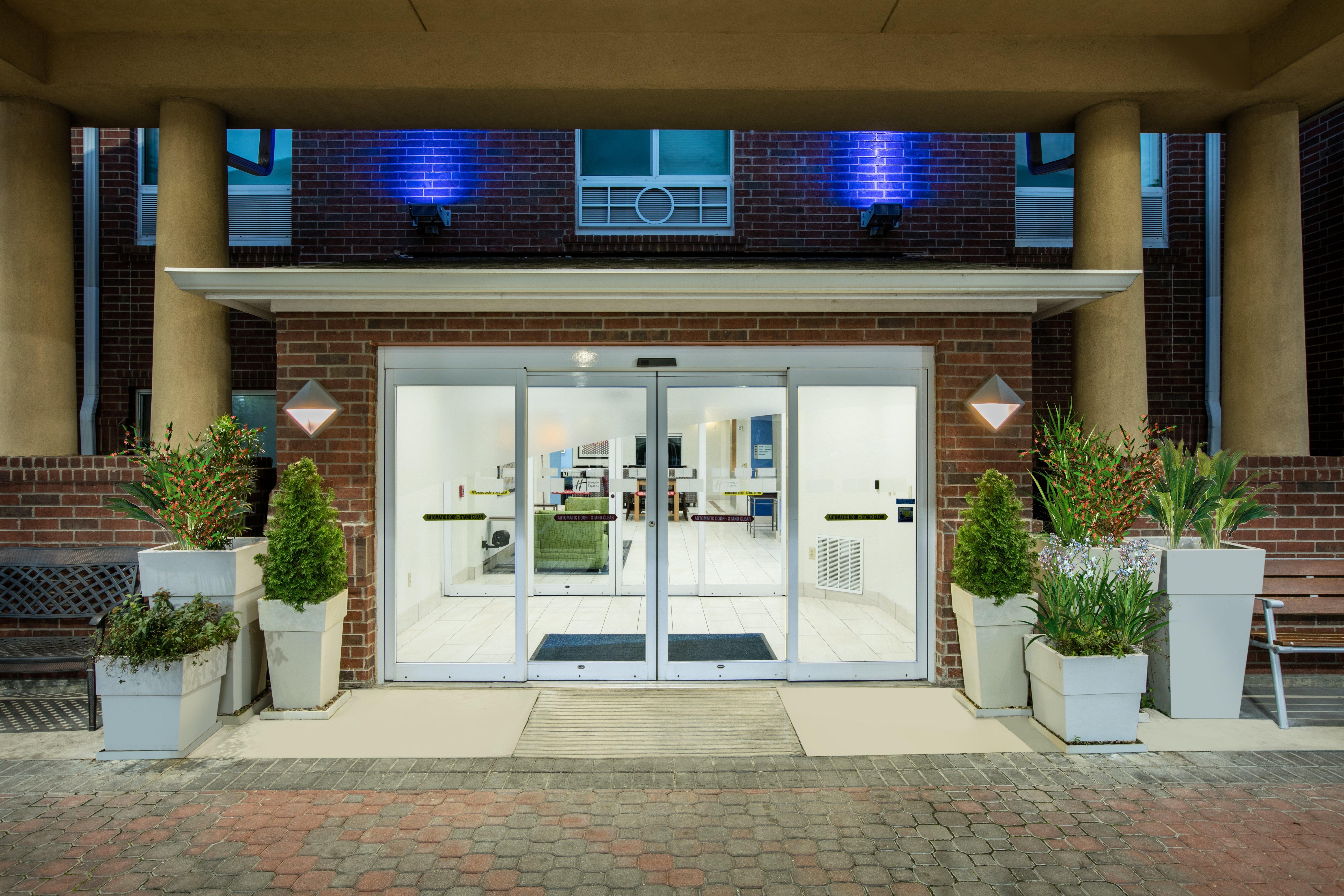 Holiday Inn Express Hotel & Suites Dallas - Grand Prairie I-20 By Ihg Exterior photo