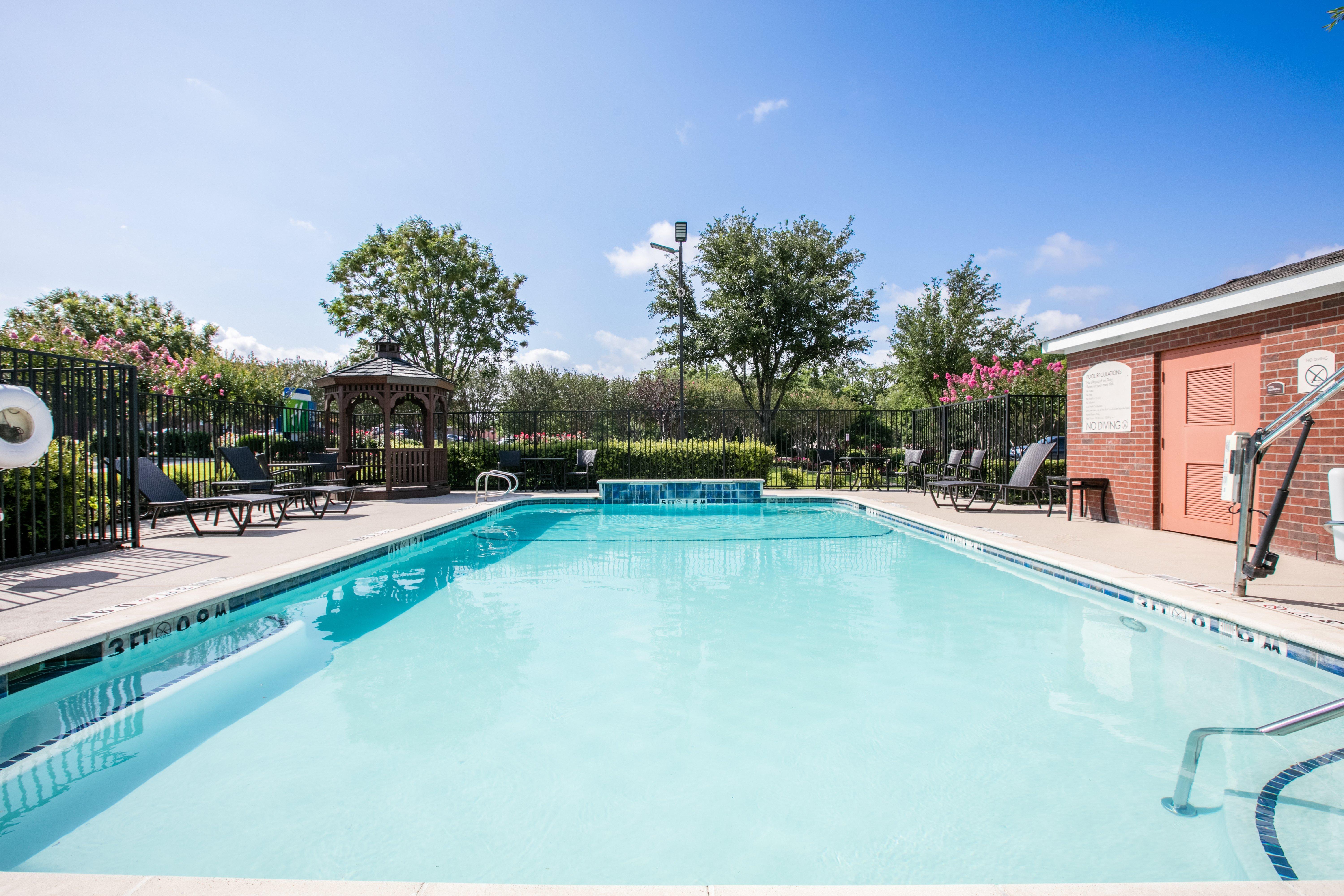 Holiday Inn Express Hotel & Suites Dallas - Grand Prairie I-20 By Ihg Exterior photo