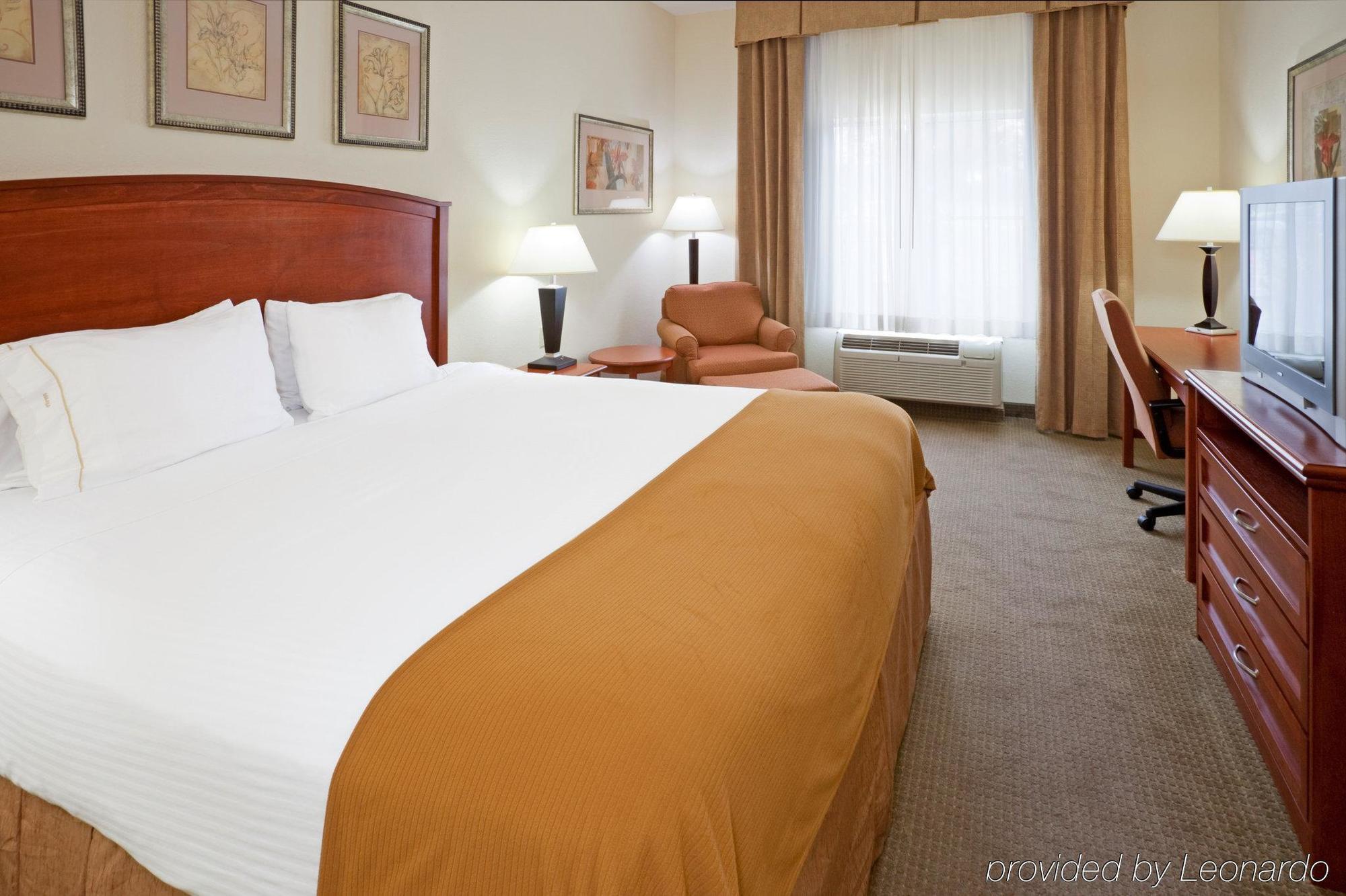 Holiday Inn Express Hotel & Suites Dallas - Grand Prairie I-20 By Ihg Exterior photo