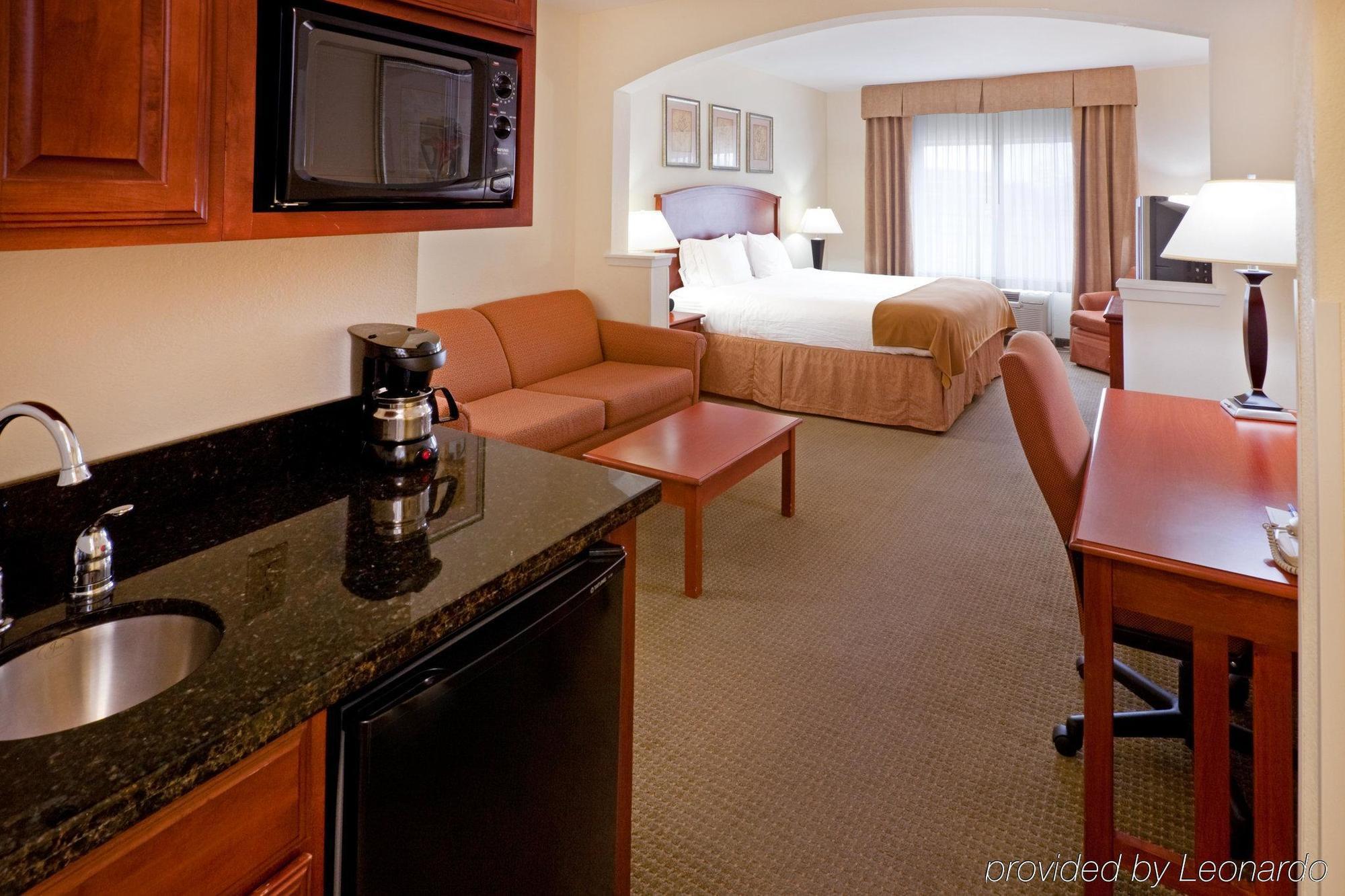Holiday Inn Express Hotel & Suites Dallas - Grand Prairie I-20 By Ihg Exterior photo