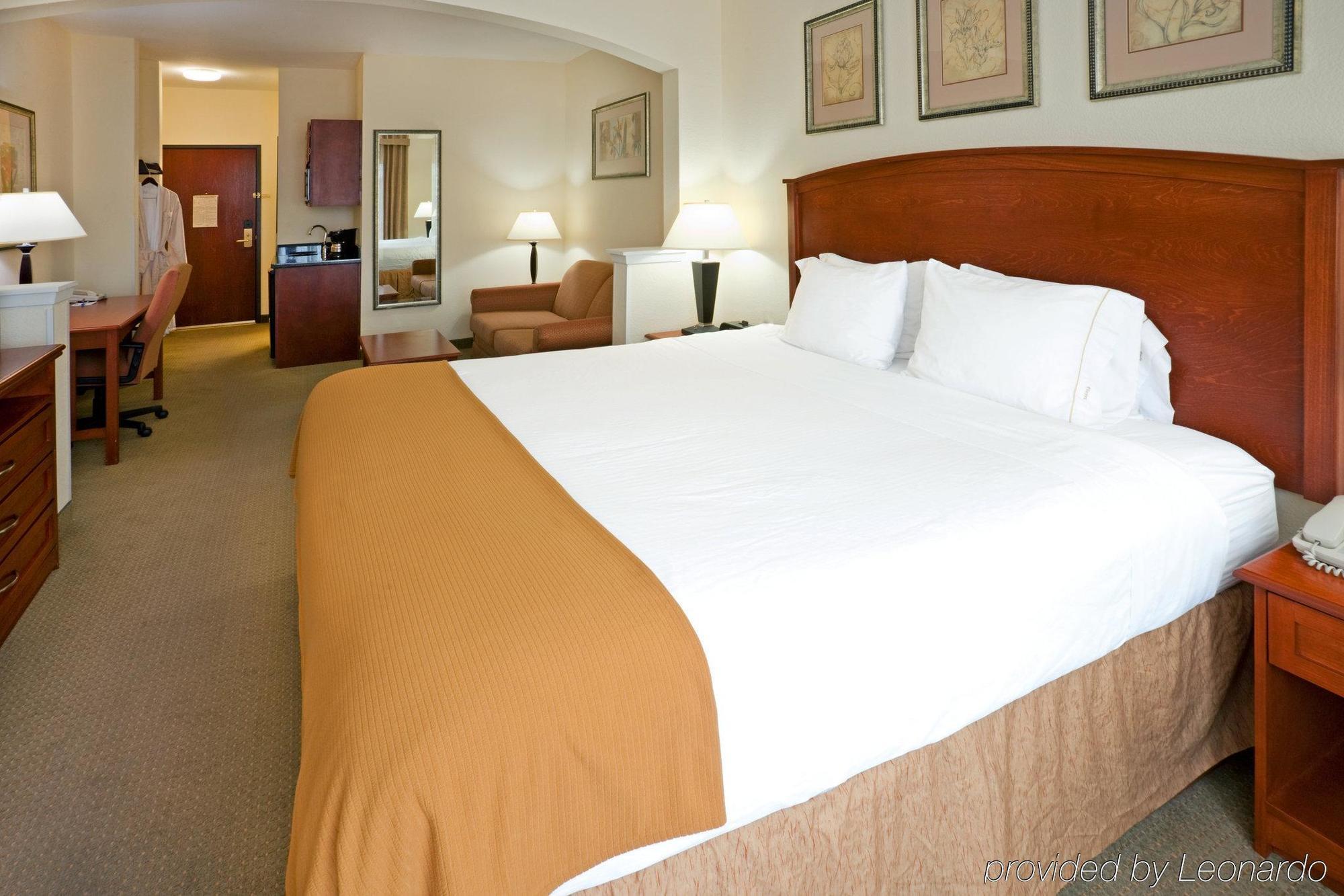 Holiday Inn Express Hotel & Suites Dallas - Grand Prairie I-20 By Ihg Exterior photo
