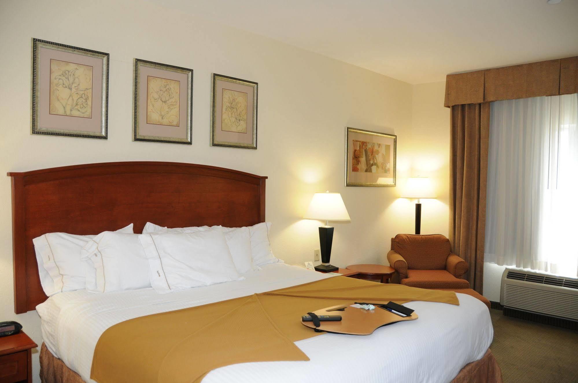 Holiday Inn Express Hotel & Suites Dallas - Grand Prairie I-20 By Ihg Exterior photo